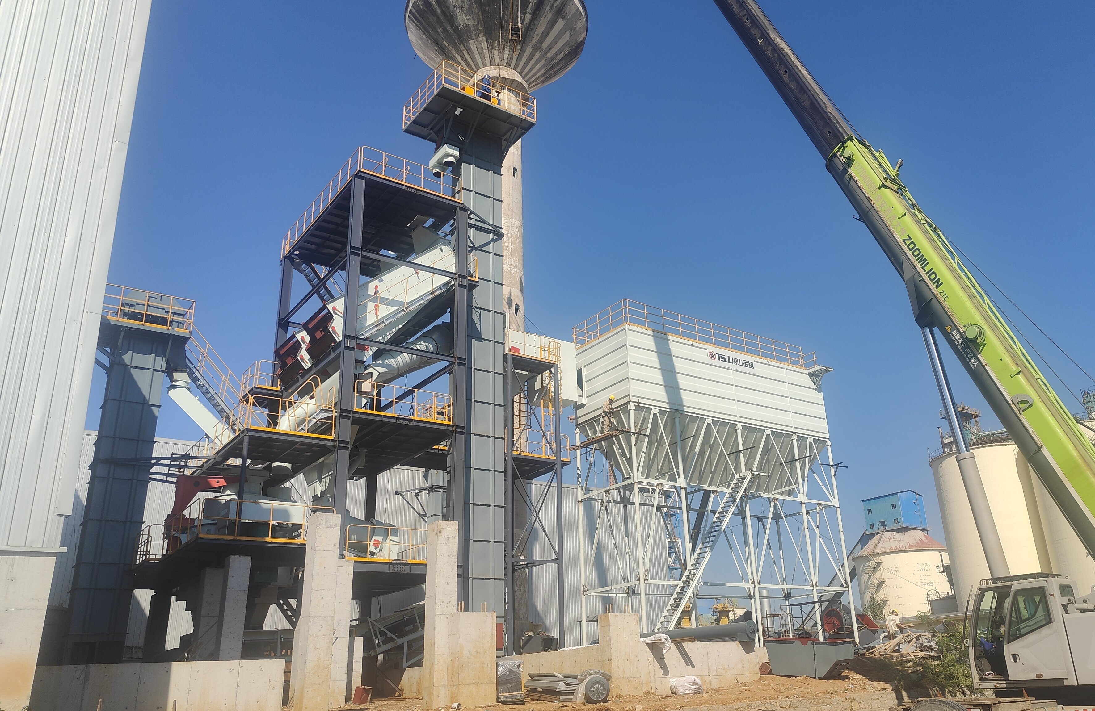 建筑垃圾堆成山？制砂樓一鍵 “點(diǎn)石成金”！